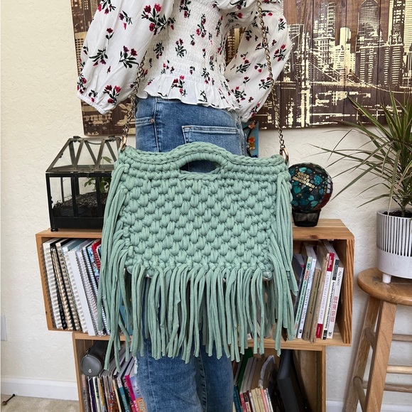 Pastel Green Large Fringe Crochet Bag - Boho Chic Retro Handwoven Bag - Picture 3 of 5